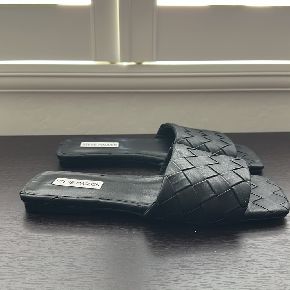 Steve Madden Melyza black slides / sandals - Picture 3 of 9